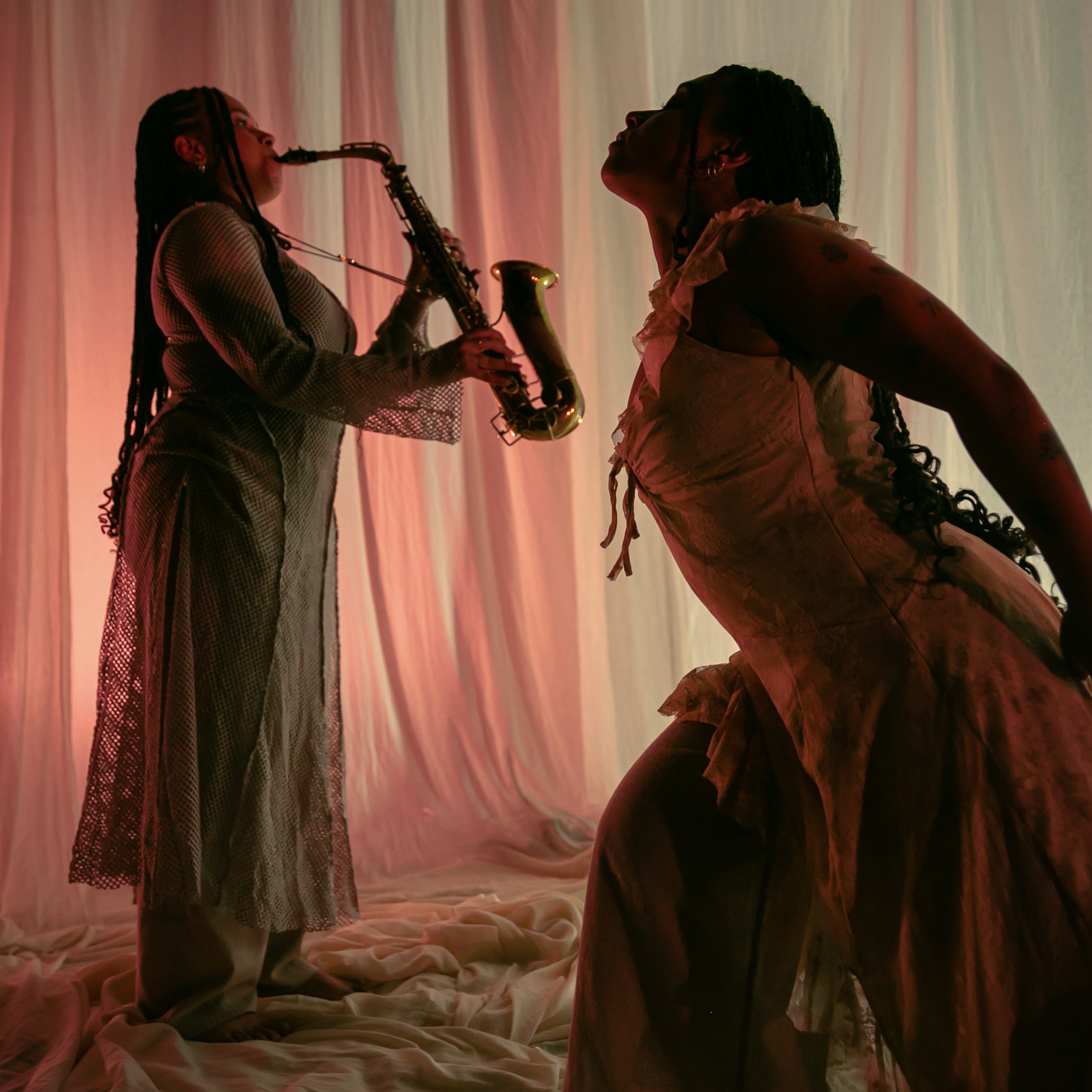 Vainergill Thurnim & Diana Dzhabbar – Ochtenddauw