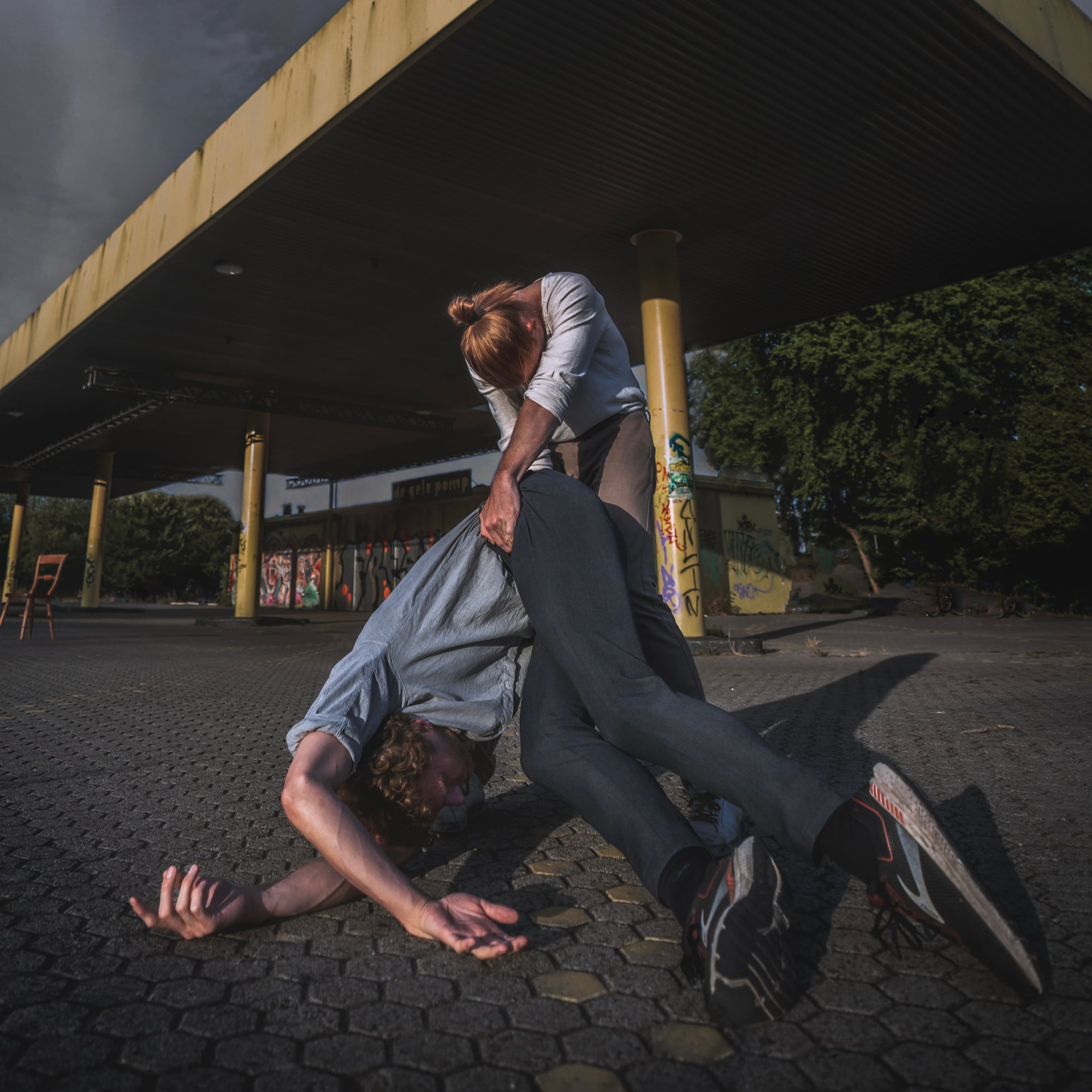 DeRonde/Deroo – It really hurts when your head hits the concrete