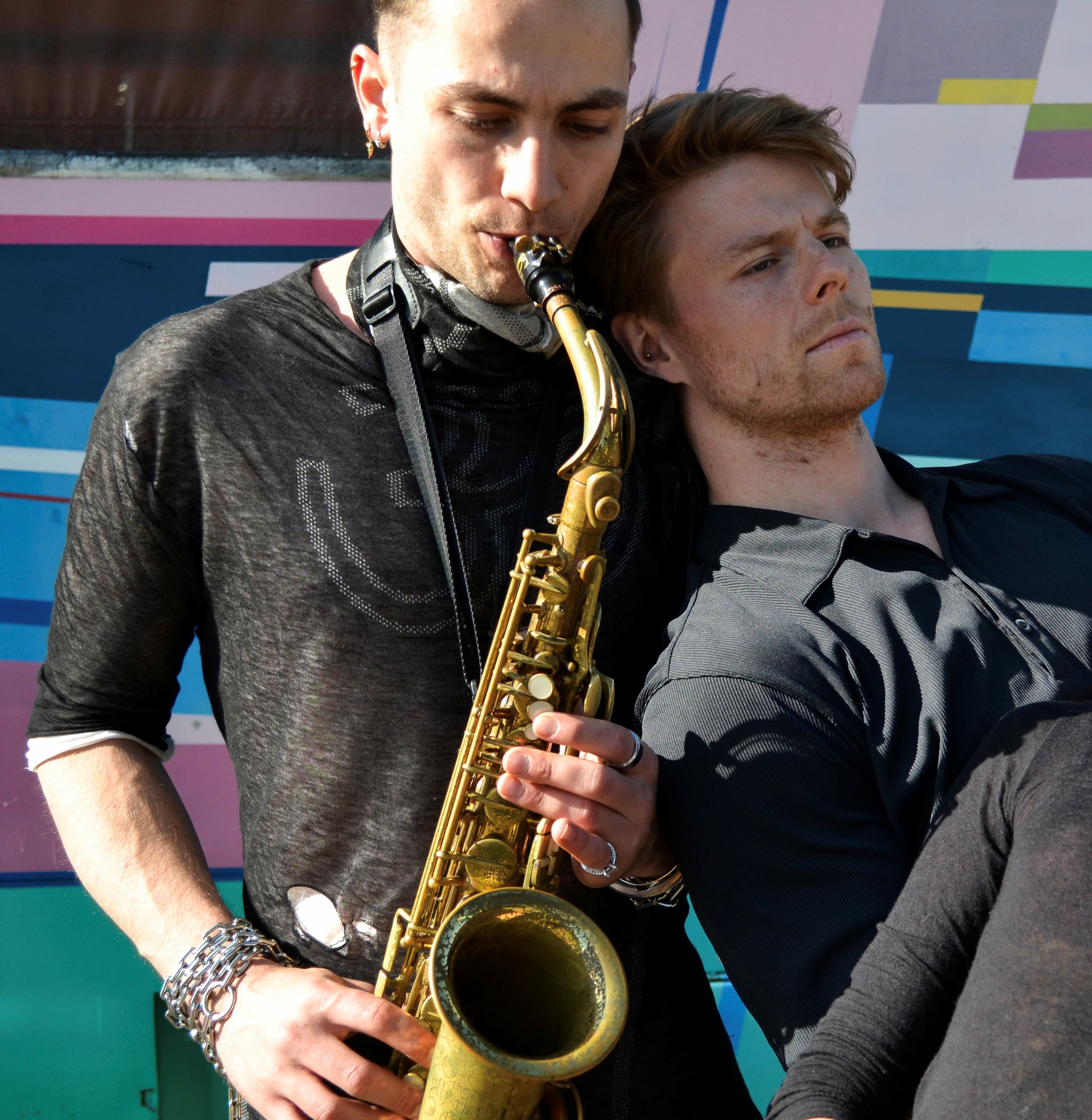 Oliver Wagstaff, Margarida Constantino & Maas van Gogh – Grains of noise